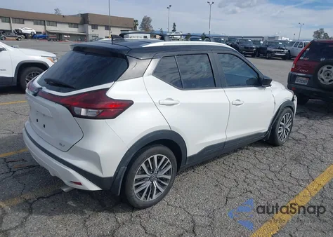 2022 Nissan Kicks Sv Xtronic Cvt z USA, uszkodzony, nr VIN 3N1CP5CV2NL499331